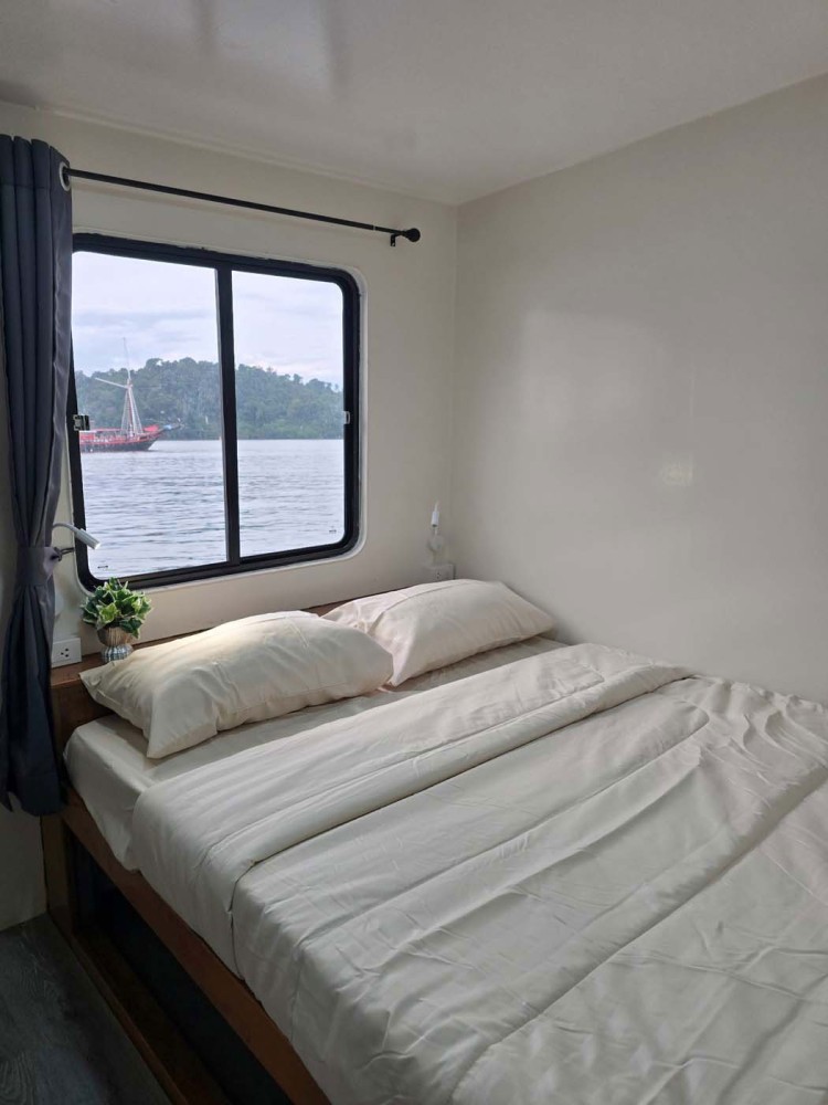 Main Deck En-suite